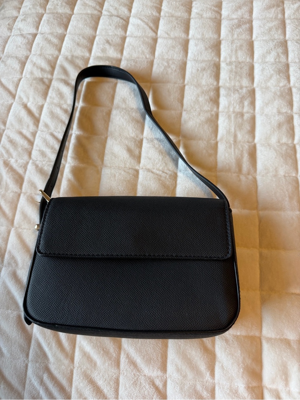 Classic Black Everyday Shoulder Bag